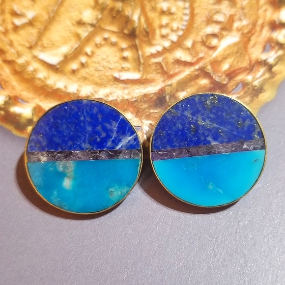 1960s Modernist Artisan Turquoise Lapis Agate Inlay Brass Earrings - Picture 5 of 5